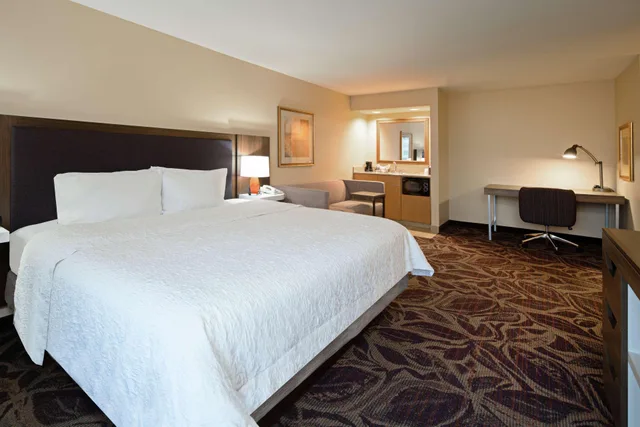 استوديو بسرير كينج، Hampton Inn Suites Bremerton 1/4