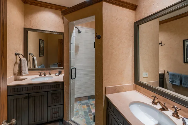 شقة سكنية بريميير بسرير كينج وسريرين منفصلين وسريرين كوين بـ4 غرف نوم، Creekside at Beaver Creek 2/4