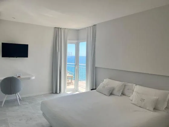 Superior, Double Bed, Lateral Side Sea View, Balcony، Hotel Aromar 2/10