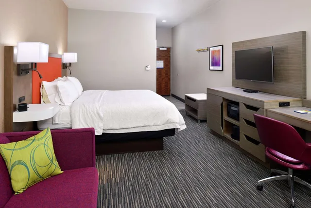 Study, King Bed, Sofa، Hampton Inn Fort Stockton 3/5