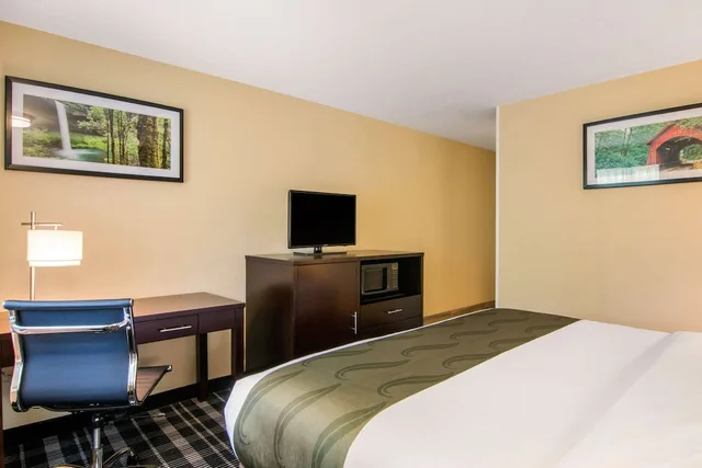 غرفة بسرير كينج لذوي الإعاقة، Quality Inn & Suites Albany Corvallis 2/4