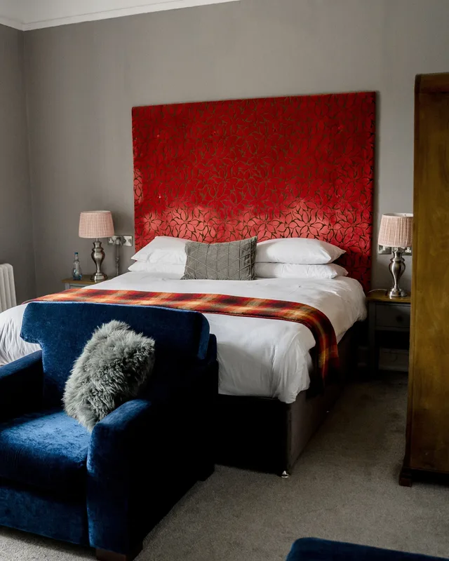 Roomy, Double or Twin Bed، Sweeney Hall 1/3