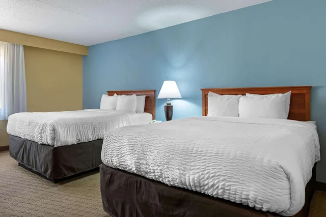 غرفة بسريرين كوين، Clarion Hotel Conference Center Lexington North 6/8