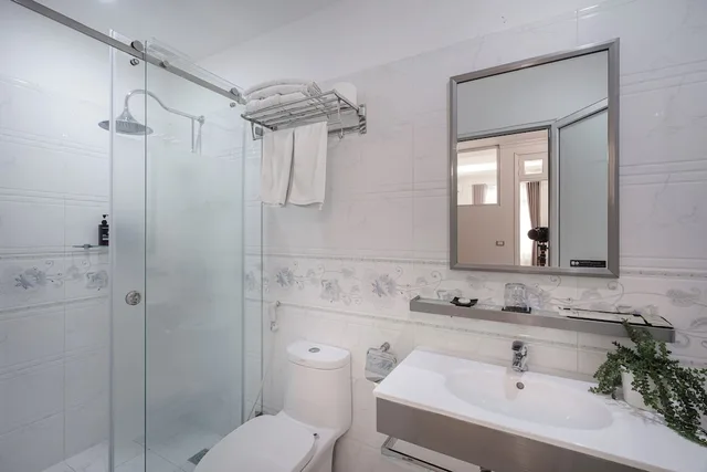 استوديو أساسي بسرير كوين، Grace Hotel Ha Noi 5/7