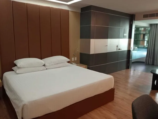 Suite, Bungalow, King Bed، Ramada by Wyndham Mexico City Santa Fe 2/10