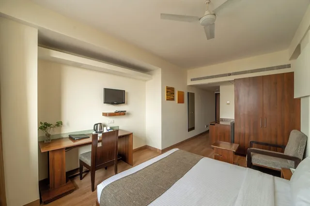 غرفة سوبيريور بسرير كوين، Whispering Palms Jaipur Hotel 5/10