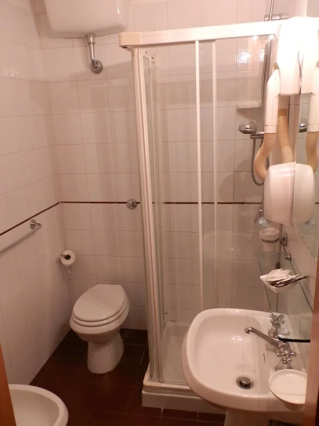 غرفة بسريرين منفصلين بحمام خاص، Hotel Francesco 6/8
