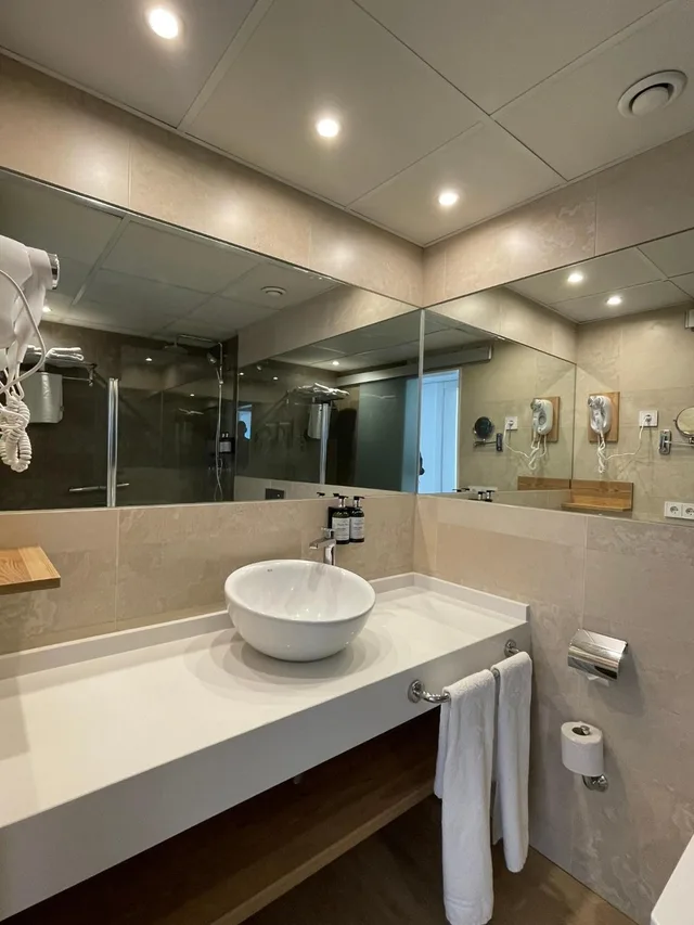 شقة بريميوم بسريرين منفصلين بإطلالة على البحر مع أريكة، Ponent Mar Aparthotel 4/5