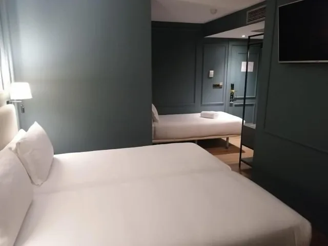 غرفة قياسية ثلاثية بثلاثة أسرّة، Luze Castellana Hotel 6/9