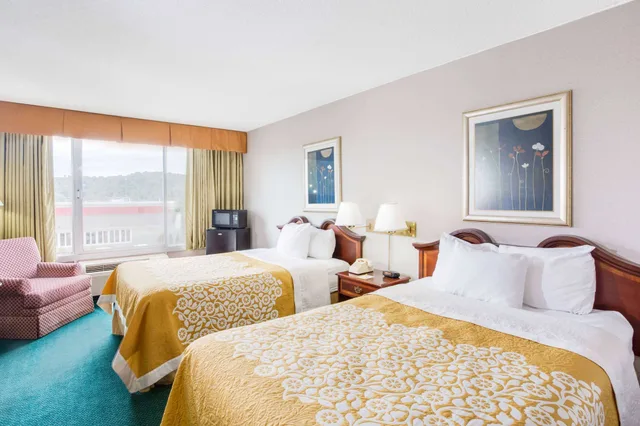 غرفة بسريرين مزدوجين، Days Inn By Wyndham Cambridge 2/10