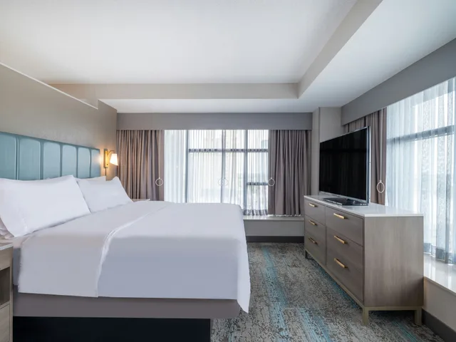 جناح بسرير كينج لذوي الإعاقة، Homewood Suites by Hilton Toledo Downtown 1/4