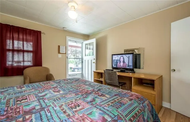 غرفة كومفورت بسرير كوين، Regent Motel 9/10