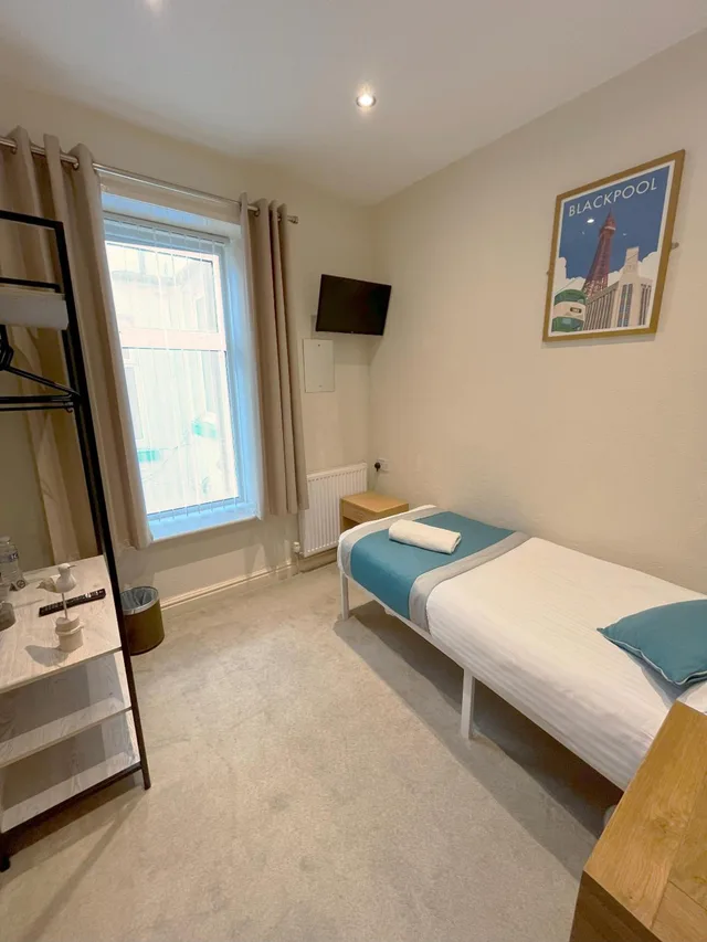 غرفة قياسية مفردة، The Kings Cross Hotel 7/20