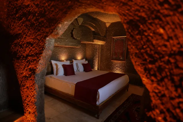 جناح بسرير كوين، Sah Saray Cave Suites Halal Hotel 1/2