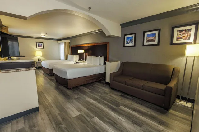 Suite, Multiple Beds، Comfort Inn & Suites Near Universal - N. Hollywood - Burbank 3/4