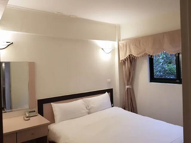 Mezzanine, Family, 3 Double Beds، Emmanuel Farmhouse 2/6