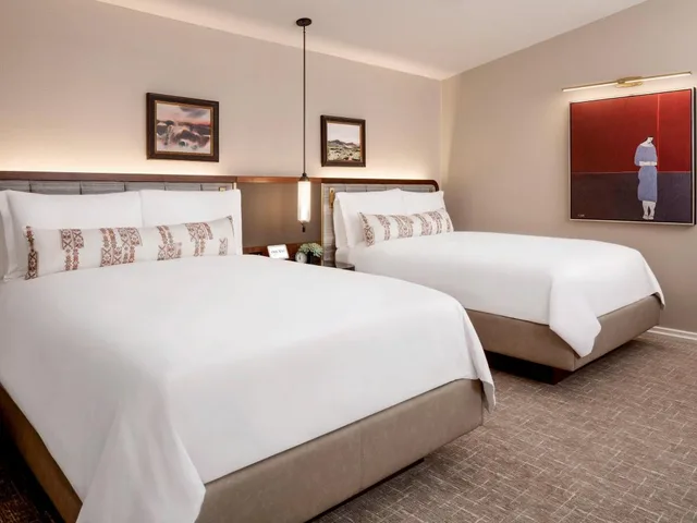 Private, 1 Bedroom, Suite, King Bed, 2 Queen Beds, Balcony or Patio, Bathtub, Fairmont Scottsdale Princess 1/6