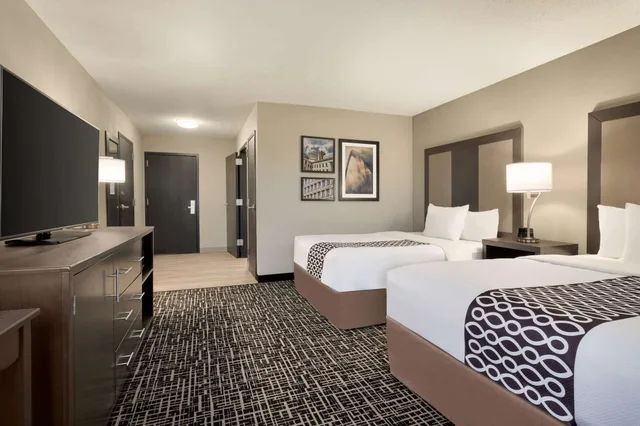 غرفة بسريرين كوين لذوي الإعاقة، La Quinta Inn & Suites by Wyndham St Louis Route 66 1/4