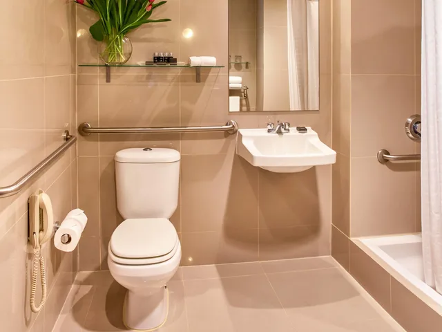 Superior, 2 Double Beds, Accessible, Pullman Lima San Isidro 5/7