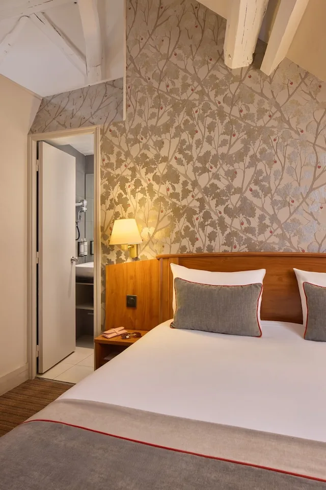 غرفة كومفورت بسرير كوين، TIMHOTEL LE LOUVRE 4/10