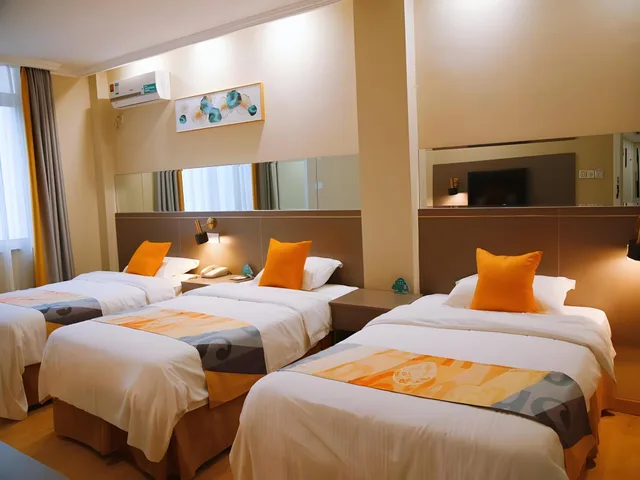 غرفة ثلاثية بثلاثة أسرّة، GreenTree Inn Zhenjiang Yangzhong North Gangdong Road Food Street Express Hotel 1/1