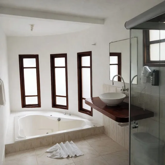 Master, Chalet, 1 Double and 3 Single Beds، Arraial Praia Hotel Pousada 8/8
