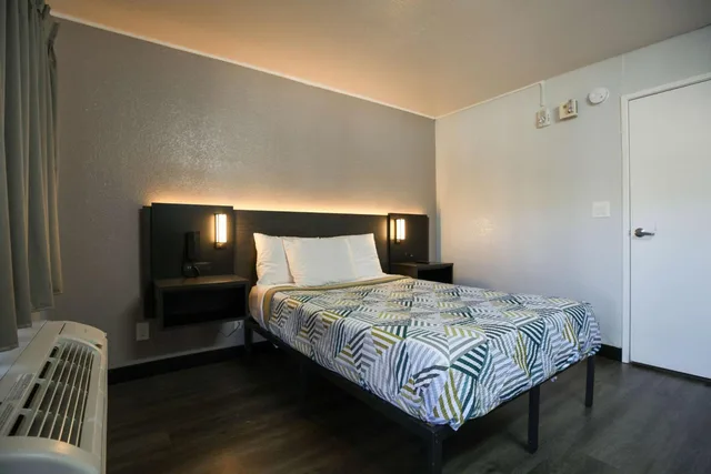 غرفة بسرير كوين لذوي الإعاقة، Motel6 Sacramento, CA - Old Sacramento North 5/8