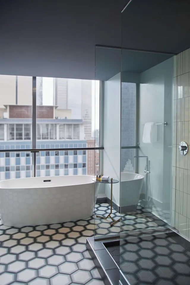 Deluxe, Suite, Corner, Thompson Dallas 3/3