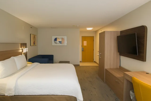 جناح لذوي الإعاقة، Holiday Inn Express Hotel And Suites Alliance 1/2