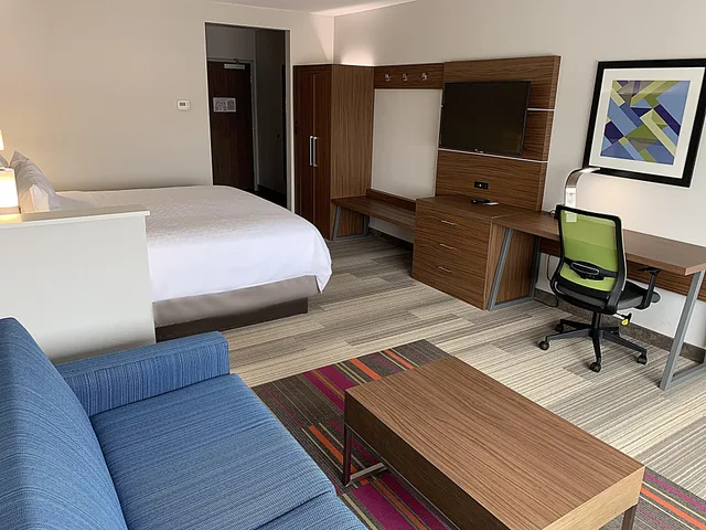 جناح، HOLIDAY INN EXPRESS & SUITES MOORE 3/3