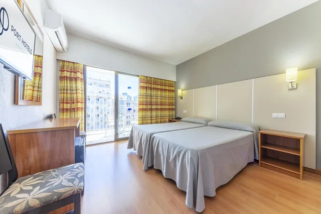 Standard, Double Bed, Pool View, Balcony or Terrace، Port Vista Oro 1/2