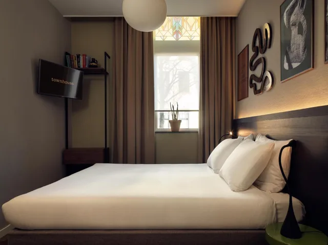 Medium, Courtyard, Queen Bed، Townhouse Design Hotel 2/2