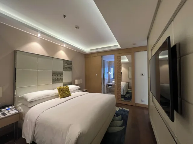 جناح كلوب، Renaissance Dhaka Gulshan Hotel 2/5
