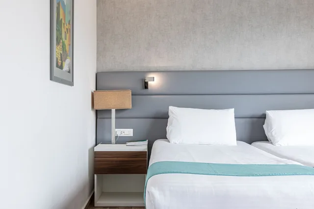 غرفة قياسية بسريرين منفصلين بشرفة، Solana Hotel & Spa 6/10