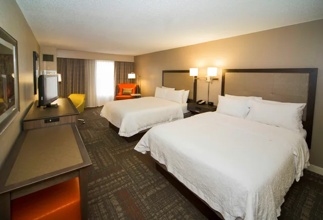 غرفة بسريرين كوين، Hampton Inn and Suites Valdosta Conference Center 2/3
