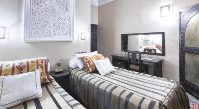 Room, Twin Beds, Azoul 5/8