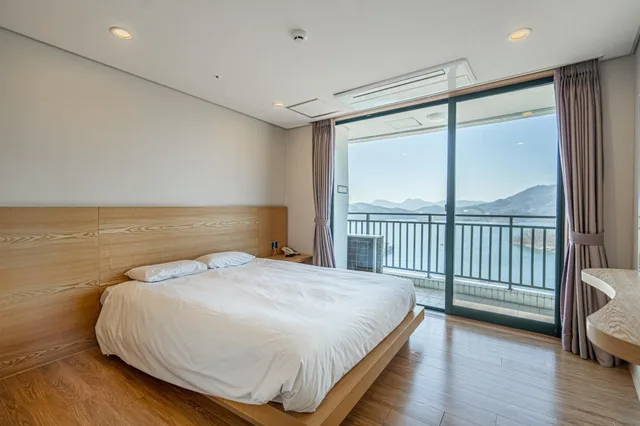 Hill House, Deluxe, Double Bed, Mountain View، Cheongpung Resort 1/1