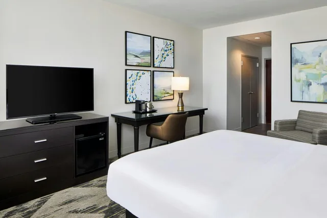 غرفة كبيرة بسرير كينج، Sheraton Birmingham 3/10