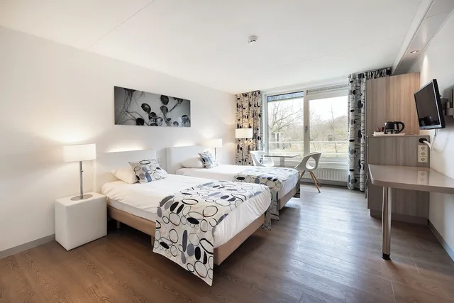 Standard, Queen Bed, Lake Side، Hotel Mitland 1/6