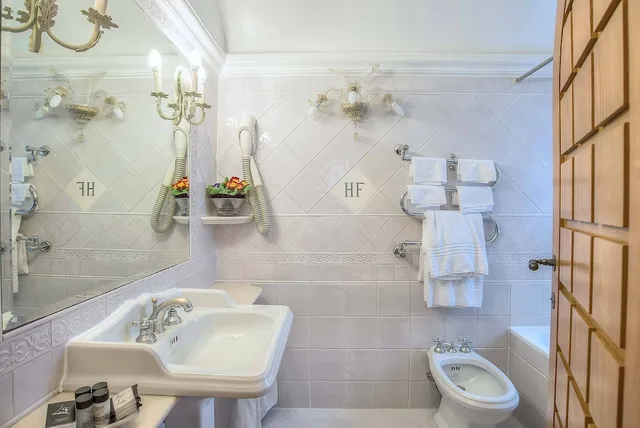 غرفة كلاسيكية بسرير كوين، Fontana Hotel Rome 4/5