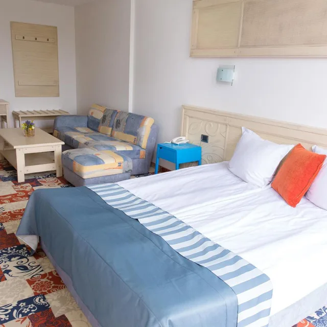 غرفة رباعية بسرير فردي، Koral Hotel 3/6