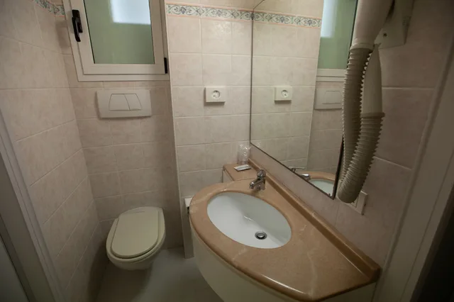 Economy, Single, Queen Bed, Balcony, Hotel Maestri 6/8