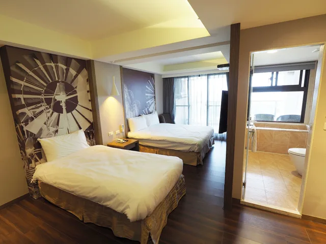 غرفة ثلاثية بسرير مزدوج وسرير فردي بإطلالة على البحر، Kailan Hotel 1/4