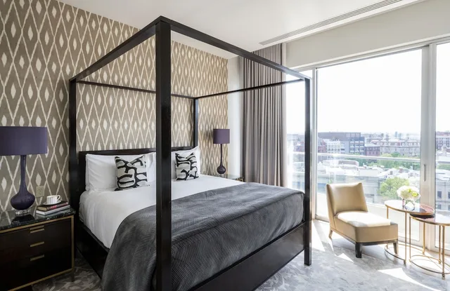 Signature, Suite, King Bed, Terrace, Dupont Circle Hotel 2/5