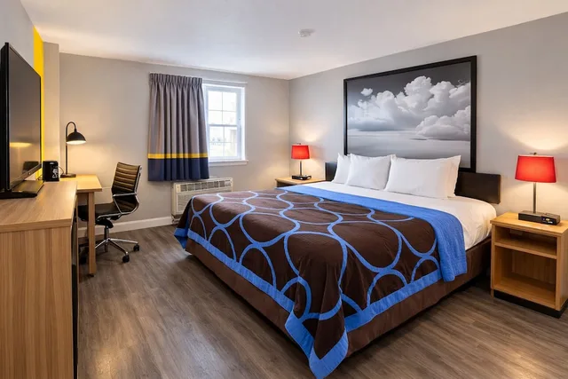 غرفة بسرير كوين لذوي الإعاقة، SUPER 8 BY WYNDHAM, LEWISTON 1/5