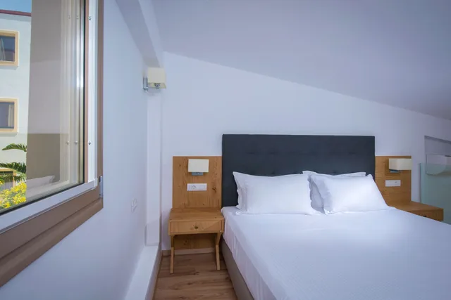 Swim Up, Maisonette, Twin Beds, Sofa، Gouves Waterpark Holiday Resort 1/3