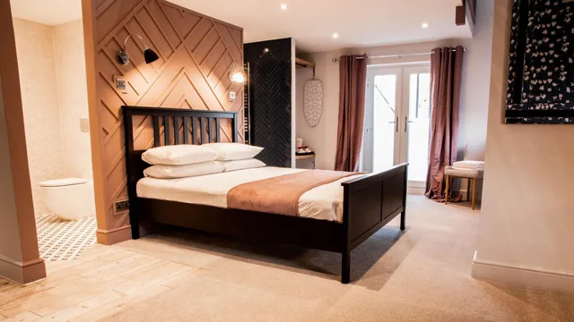 غرفة سوبيريور بسرير مزدوج، The Jacobean Hotel 2/8