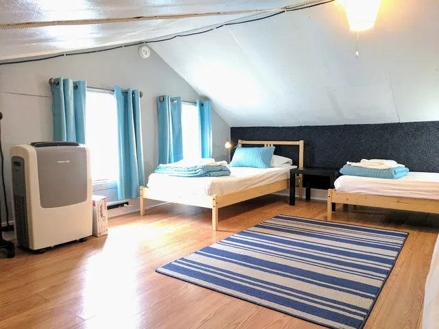 غرفة عائلية بخمسة أسرّة بحمام مشترك، The Wayfaring Buckeye Hostel 1/2