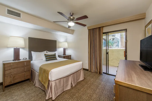 غرفة بسرير كينج وسريرين منفصلين بـ3 غرف نوم، Holiday Inn Club Vacations Scottsdale Resort 1/10