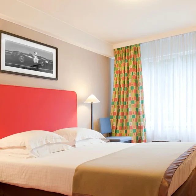 غرفة قياسية بسرير مزدوج أو سريرين منفصلين، New Hotel Charlemagne 1/7